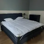 Cosy Appartment In Basement